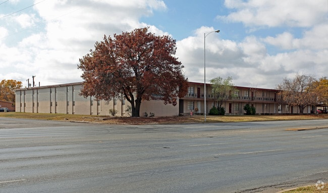 Building Photo - Ashwood Court