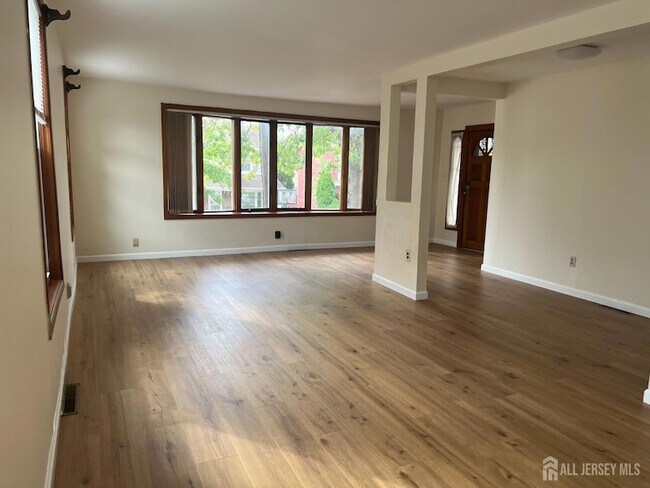 Photo - 98 Trieste St House