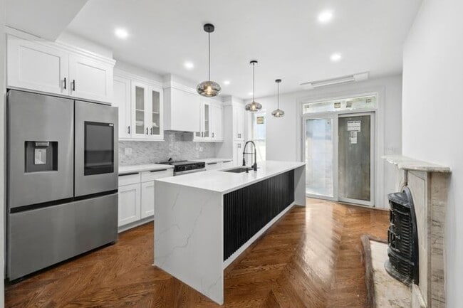 Building Photo - 105 St Felix St