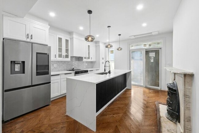 Photo - 105 St Felix St Apartment