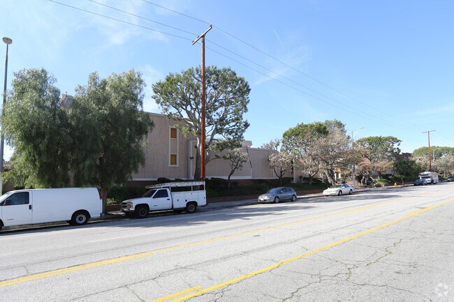 Primary Photo - Villa Alicante