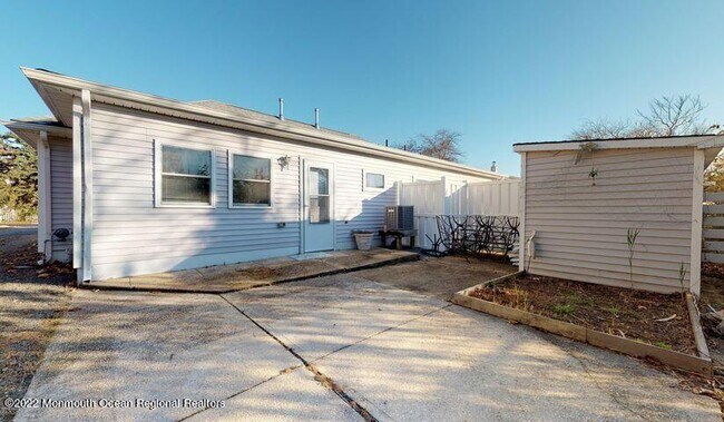 Building Photo - 226 Garfield Ave