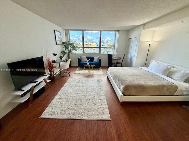 Foto del edificio - 1500 Bay Rd