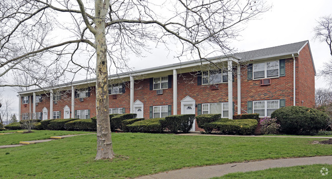 Building Photo - Atrium Apartments