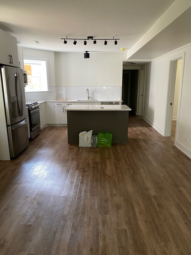 Foto del edificio - 3436 N Springfield Ave