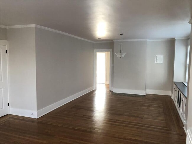 Photo - 5710 Woodmont St Apartment
