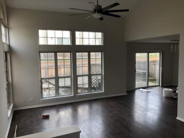 Foto del edificio - 612 Newbury Ln