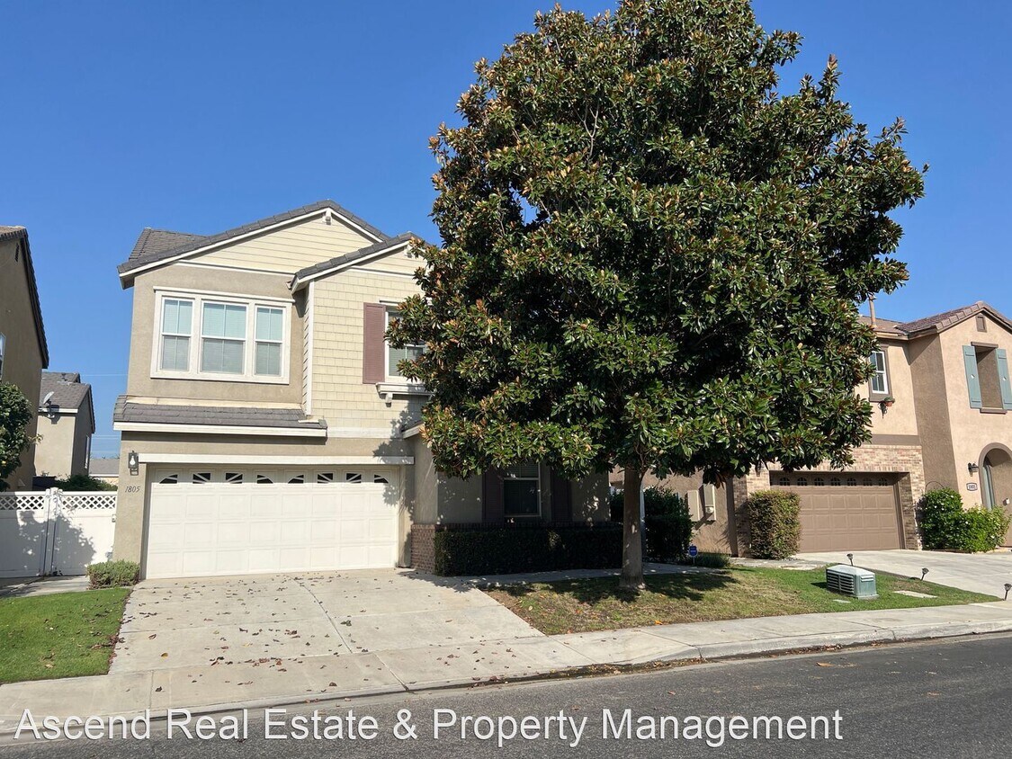 4 br, 3 bath House 1805 New Riders St House Rental in Bakersfield