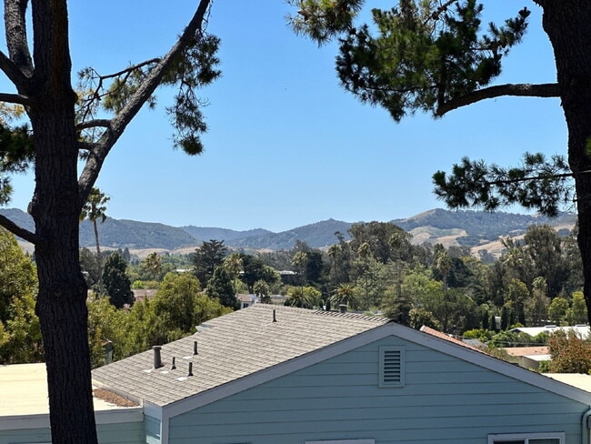 Building Photo - Minutes to Downtown SLO