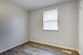 Building Photo - 580 Judd Dr