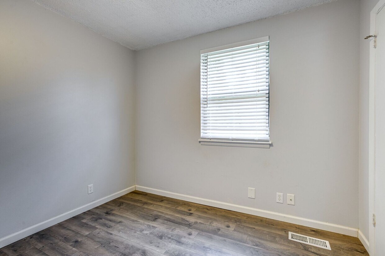 Newly Updated Home Just Minutes From Downt... - Newly Updated Home Just Minutes From Downt...