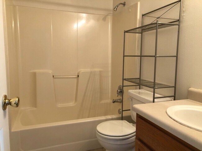 Building Photo - ***2509 Parkcrest***