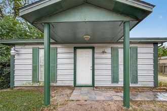 Building Photo - 105 Clear Lake Rd