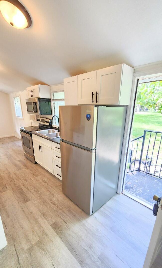 Photo - 2554 Third St. - 2554 Third St Apartment