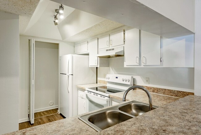Interior Photo - Circle Sunrise