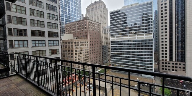 Building Photo - 212 W Washington St