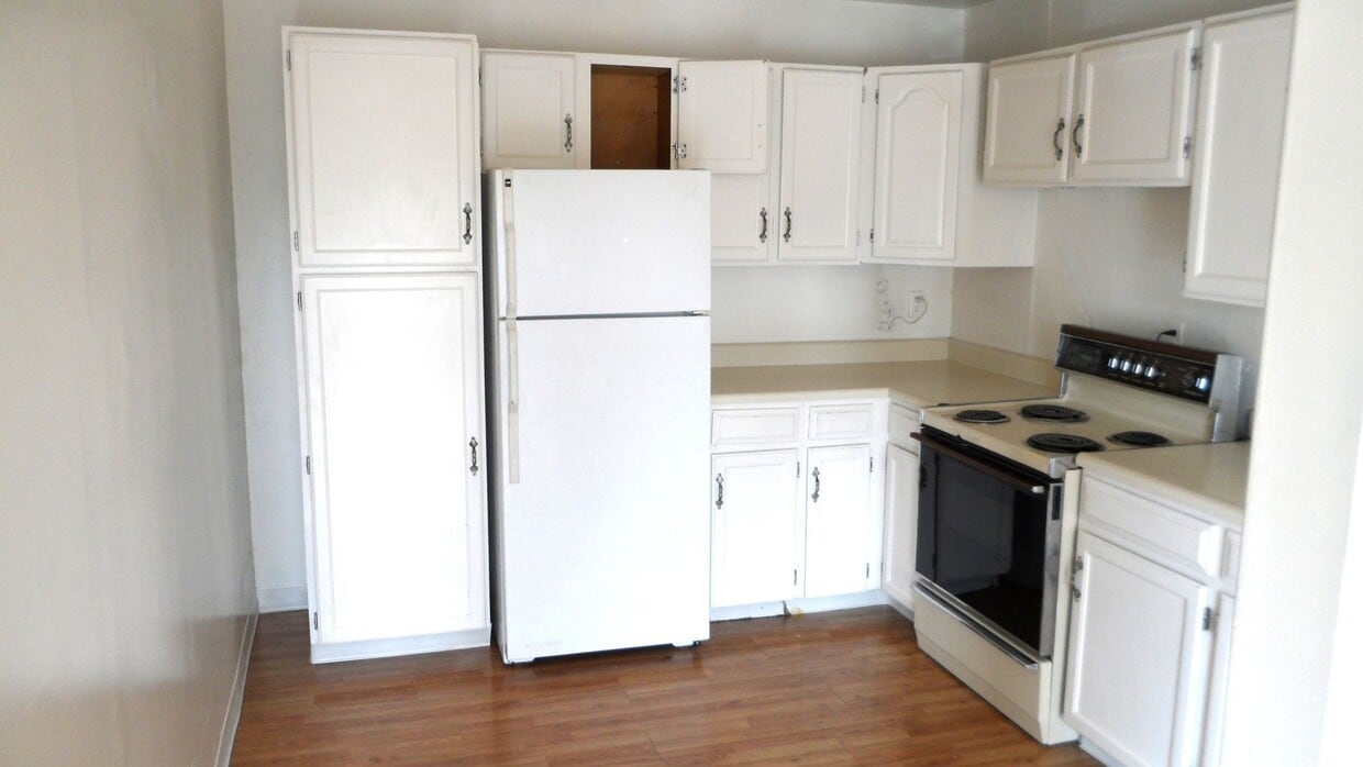 Primary Photo - (1614 8th Ave)