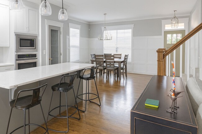 Building Photo - 2-712 S State St