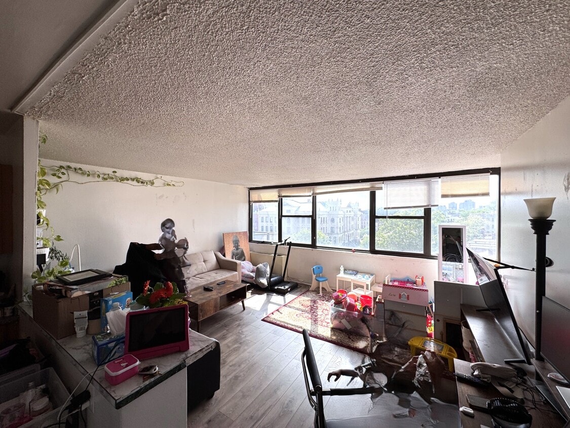 Primary Photo - 280 Marin Blvd