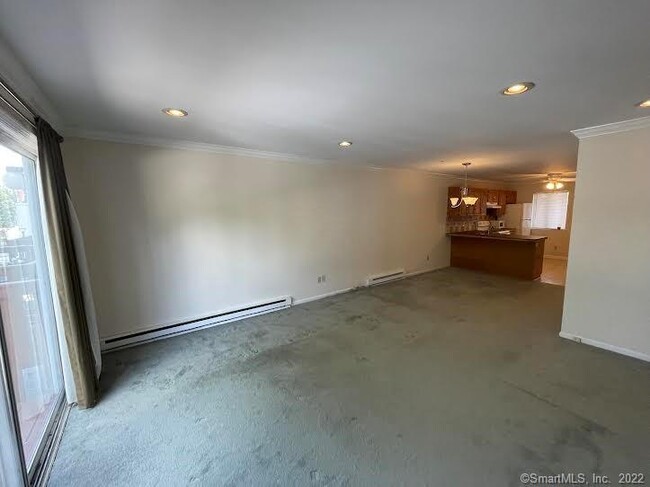 Foto del edificio - 718 Cove Rd