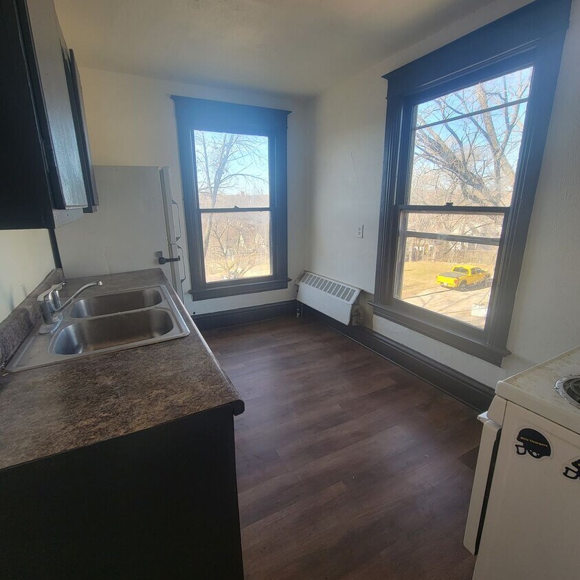 Foto principal - 1625 Court St