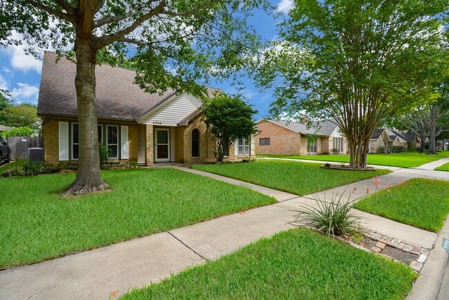 Building Photo - 21318 Park Valley Dr