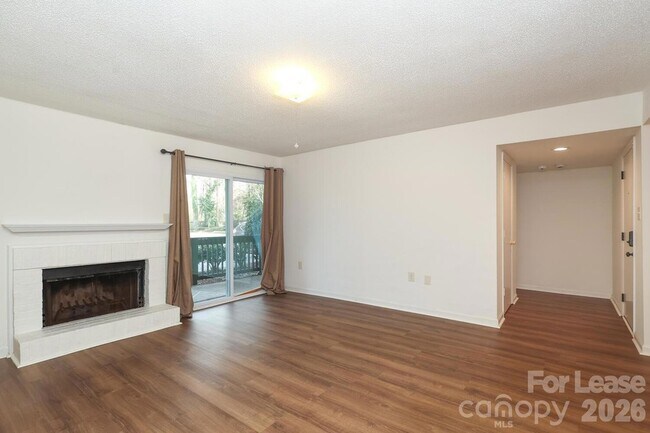 Foto del edificio - 4912 Sardis Rd