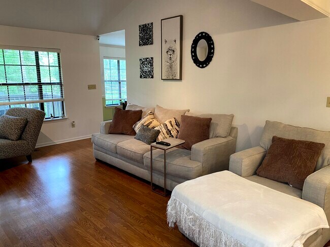 Building Photo - 11409 Hickory Hill Rd