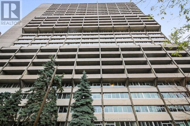 Photo du bâtiment - 500 Laurier Ave W