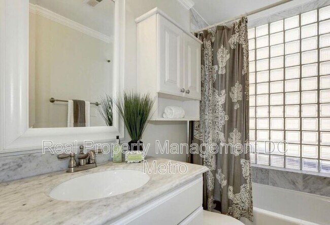 Foto del edificio - 1806 Belmont Rd NW