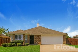 Building Photo - 6910 Meadow Bend Dr