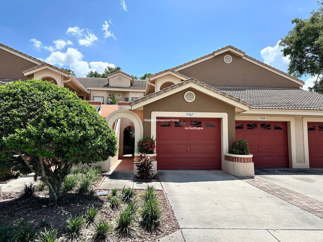 Foto principal - 7767 Sugar Bend Dr