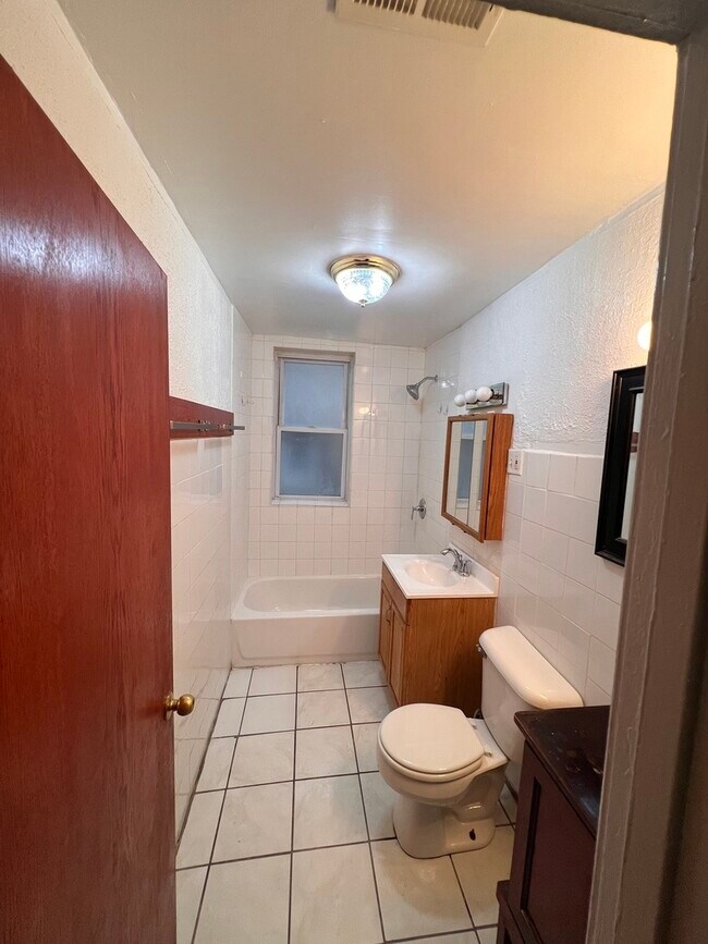 Building Photo - 1111 N Leclaire Ave
