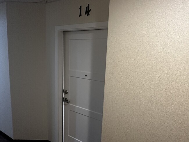 Foto del edificio - 1935 W Table Rock Rd