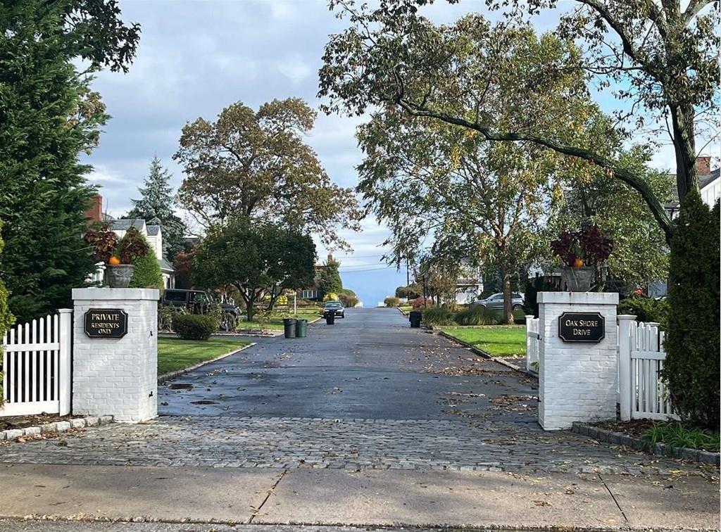 Foto principal - 8 Oak Shore Dr