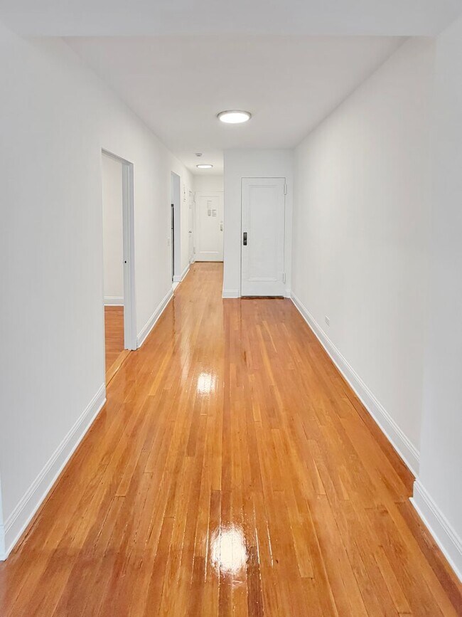 Foto del edificio - The Leslie — A Private Garden Enclave for the Modern New Yorker