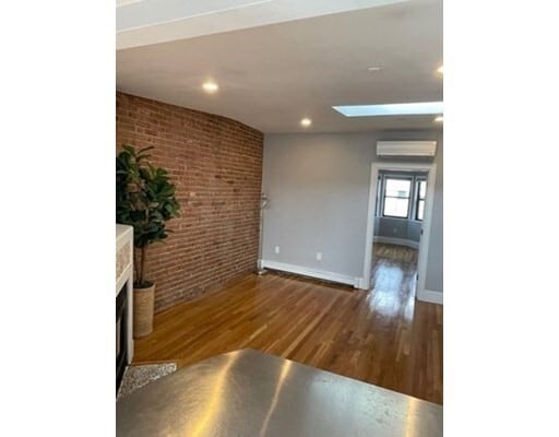 Building Photo - 806 Tremont St