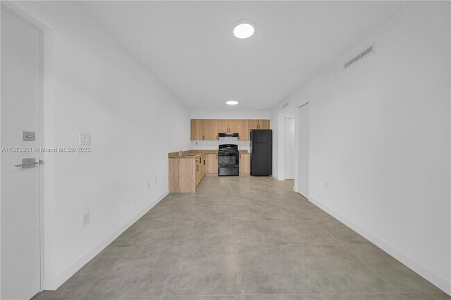 Building Photo - 14752 NE 6th Ave
