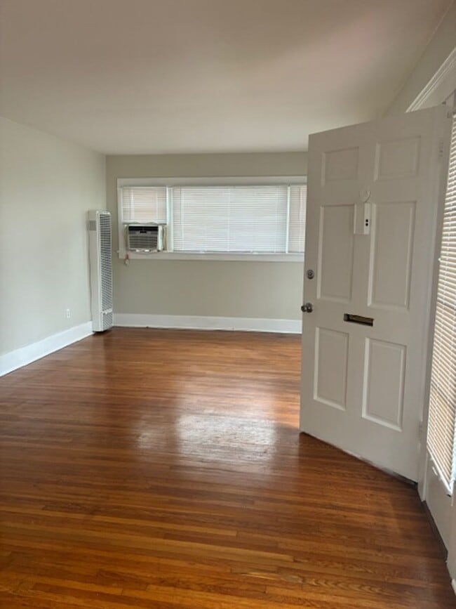 Building Photo - 271BE
