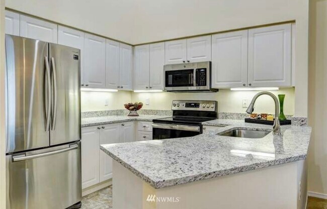 Foto del edificio - 16125 Juanita Woodinville Way NE