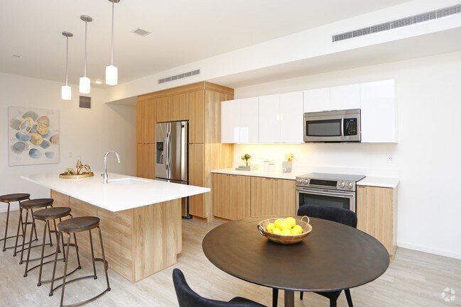 1BR, 1BA - 1139 SF - The Beacon Cleveland