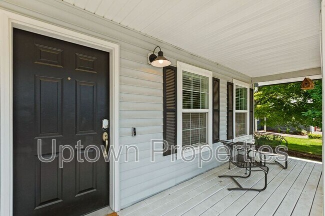 Building Photo - 753 SE Boysen Ln