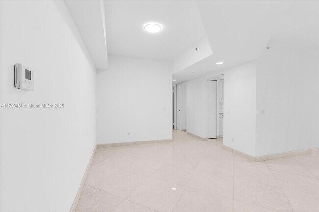Building Photo - 21205 Yacht Club Dr