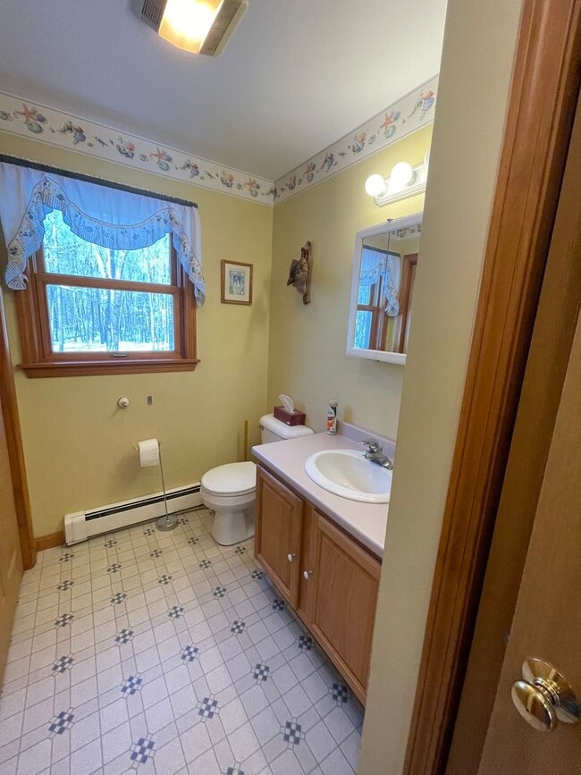 Building Photo - New listing!! A beautiful 3 bedroom 2.5 ba...