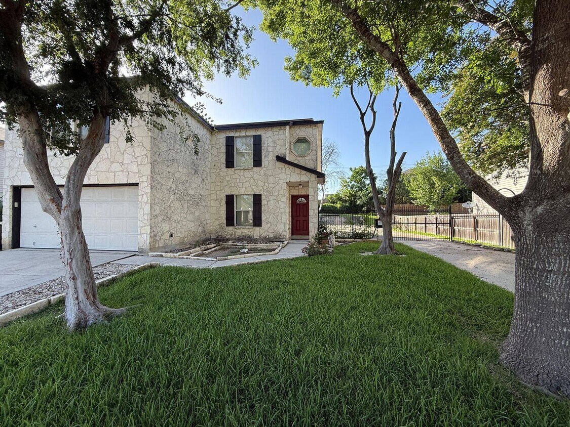 Foto principal - Beautiful, fully remodeled 3 bedroom, 2.5 ...