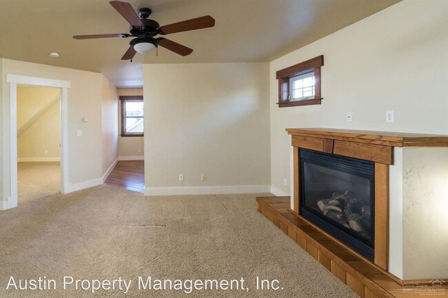 Building Photo - 1 br, 1 bath House - 637 NW Compass ADU