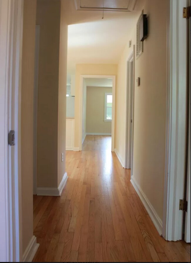 Building Photo - 2714 Budds Ave
