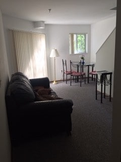 Foto del edificio - 714 W Elm St