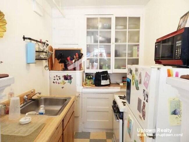 Building Photo - No Brokers Fee, Pets Friendly, Heat, Hot W...