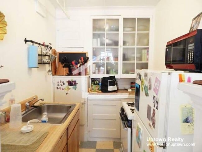 Foto del edificio - No Brokers Fee, Pets Friendly, Heat, Hot W...